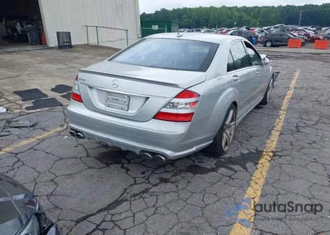 2008 Mercedes-Benz S 550 z USA, uszkodzony, nr VIN WDDNG71X38A230679